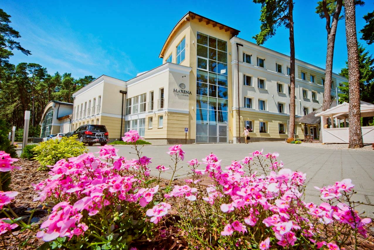 Außenansicht des Hotels Marena in Heidebrink