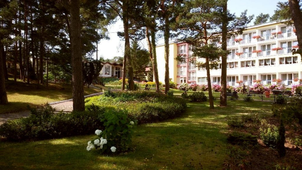 Außenansicht des Hotels Storchennest in Pogorzelica