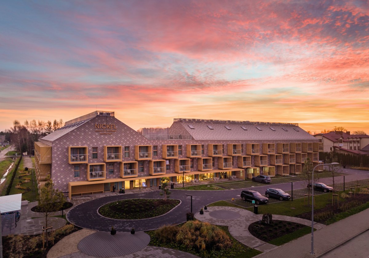 Außenansicht des Nickel Resort & Wellnest in Grzybowo