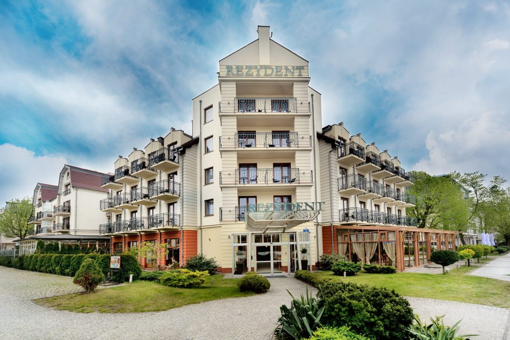 Außenansicht des Rezydent Resort in Swinemünde